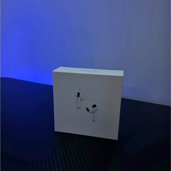 Apple AirPods 3rd Generations Wireless Earbuds